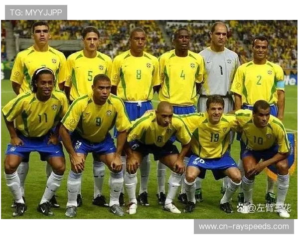 巴西球星里瓦尔多与卡洛斯老照片引回忆，经典瞬间网络热传