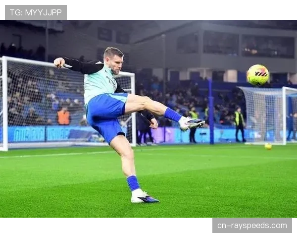 米尔纳653场出场纪录背后，老将功能化重塑攻防角色